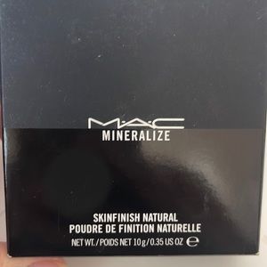 Mac Mineralize Skinfinish Natural in color Medium Plus